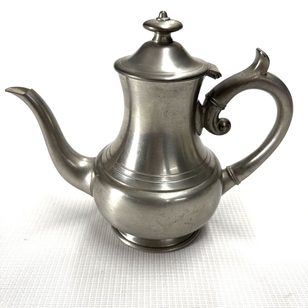 Vintage Woodbury Pewterers 8" Coffee Tea Pot Colonial Farmhouse Pewter Hinge Lid